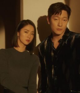 ANH ĐÃ ÔM LẤY NGƯỜI MÀ TÔI GHÉT NHẤT