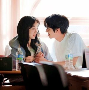 Hai Năm Đợi Một Lời Tỏ Tình