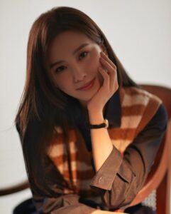 Bố Mẹ Chọn Em Gái – Tôi Chọn Ra Đi