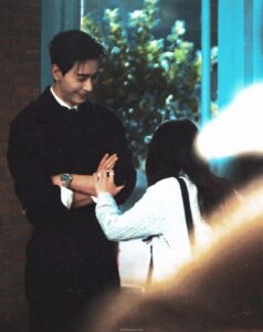 Cô Gái Nhặt Rác Trong Miệng Thế Gia