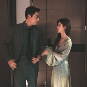 Vợ Hợp Pháp, Người Dưng Trong Nhà