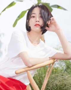 Tôi Lớn Lên Trong Những Lời Chê Trách