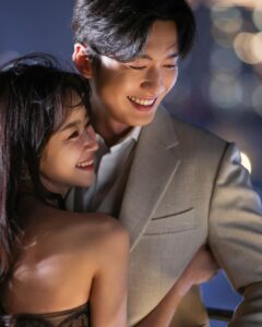 Cái T-át Ở Tuổi Bốn Mươi