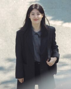 Hợp Đồng Ba Mươi Triệu Và Tấm Vé Ghế Cứng