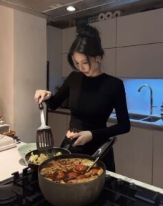 Một Cuộc Hôn Nhân, Hai Cuộc Sống